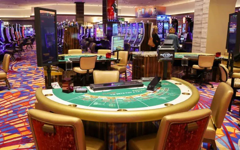 外国百家乐高手最稳打法图示，小路观察与切入点投注策略说明。